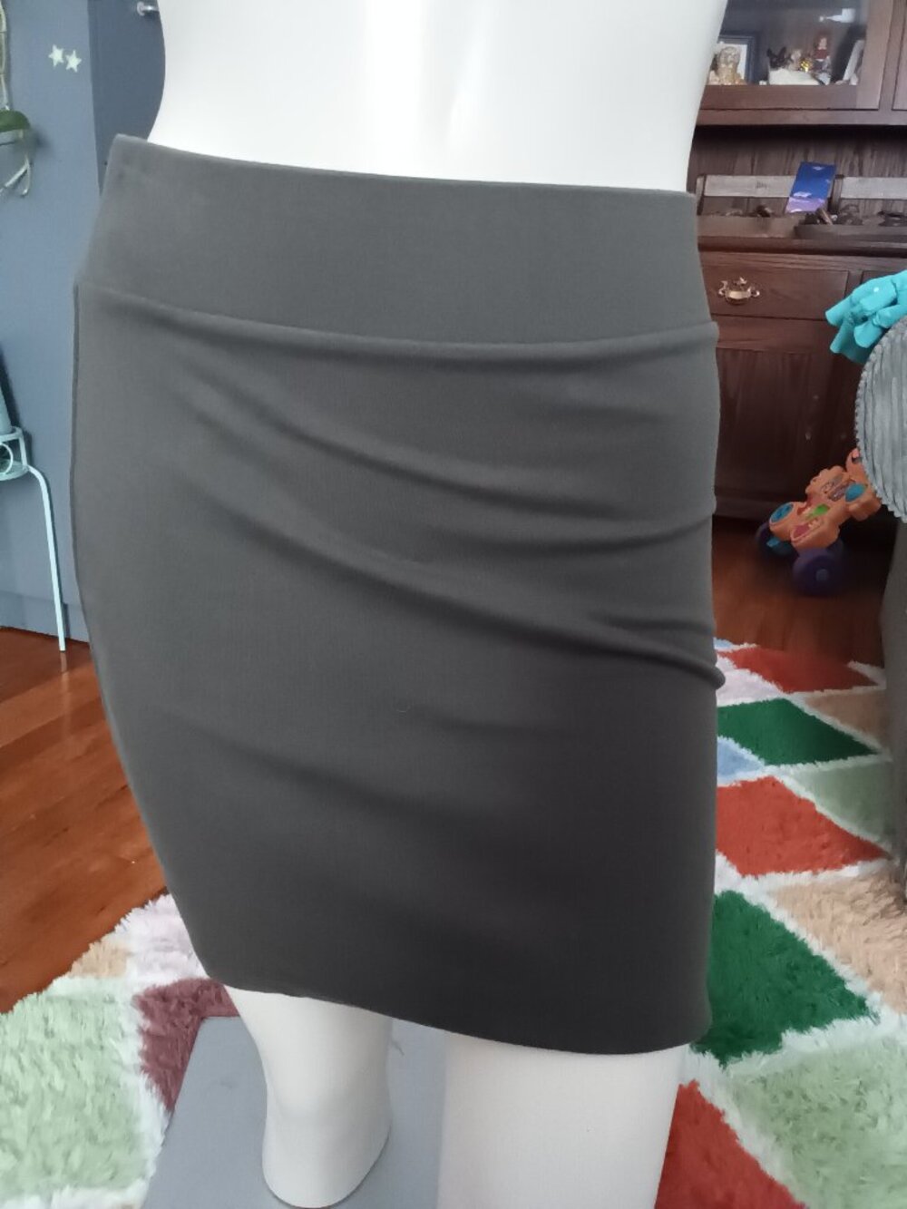 XXI gray/green body con mini skirt size large